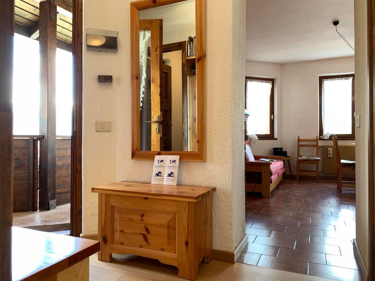 Piccola Residenza By Holiday World Apartment Oga Bagian luar foto